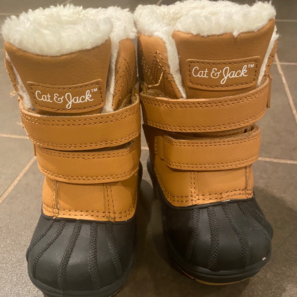 Toddler Cat and Jack winter boots